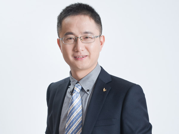 程雄伟