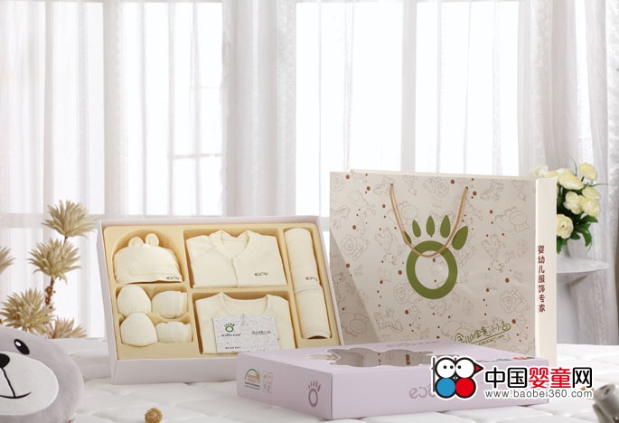 小小吉婴幼儿服饰礼盒