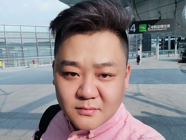 庞赫然